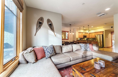 Woodwinds House | Elegant Townhome with Private Jacuzzi & Top Guest Rating