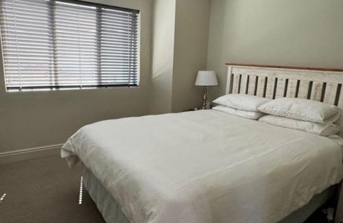 Stellenbosch Central House | Remarkable Townhouse in Central Stellenbosch with Backup Power