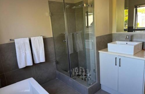 Stellenbosch Central House | Remarkable Townhouse in Central Stellenbosch with Backup Power