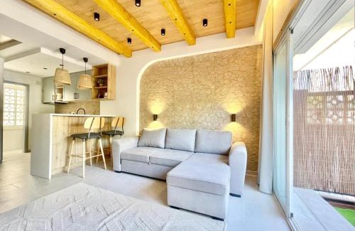 Benidorm House | Elegant Townhouse Levante with Pool and Family Amenities