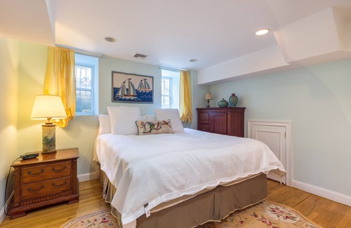 Roxbury House | Elegant Townhouse Near Fenway with Ocean Views & Spa