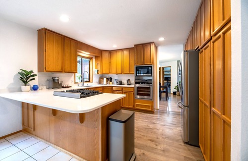 Federal Way House | Guest Rated 10/10 Treehouse Retreat Near Dash Point State Park