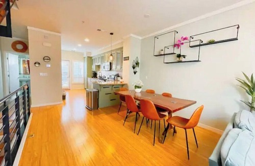 Prescott House | Stylish Tri-Level Townhome with Two Master Suites