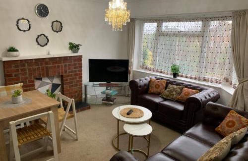 Farnham Apartment | Elegant Two Bed Deluxe Maisonette with Eco-Friendly Amenities