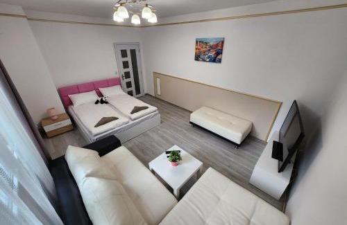 Pravets Apartment | Elegant Two Bedroom Crown Apartment - Rated 9.8/10!