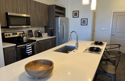 Meridian House | Deluxe Unit Featuring Pet-Friendly Amenities and Pool Access