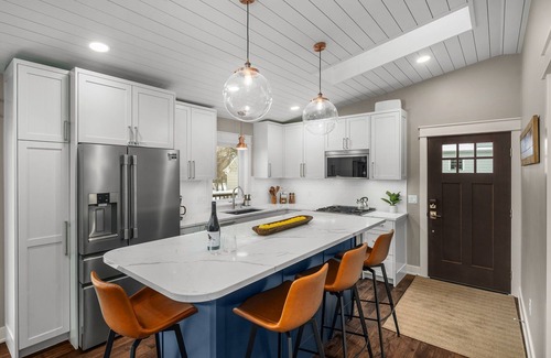 Excelsior House | Urban Escape: Steps from Lake & Downtown Excelsior