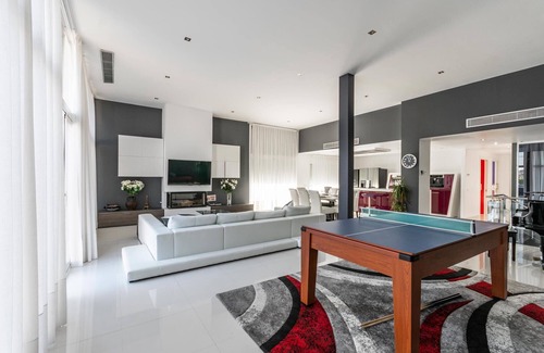Sitges Villa | Cozy Villa Steps from the Beach in Castelledefels-Sitges