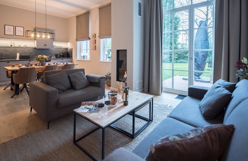 Friedeburg Apartment | Pet-Friendly Retreat: Luxury Apartment Tom Brok in Karl-Georgs-Forst