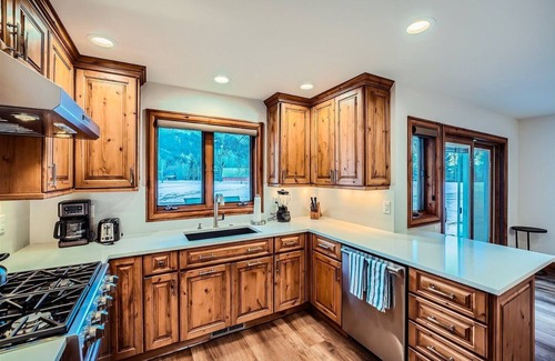 Eagle-Vail House | Premier Beaver Creek Vail Ski Home with Hot Tub & Golf Views