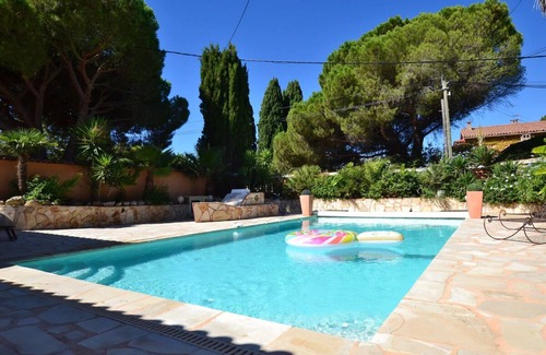 Six-Fours-les-Plages Villa | Luxury Villa in Provence