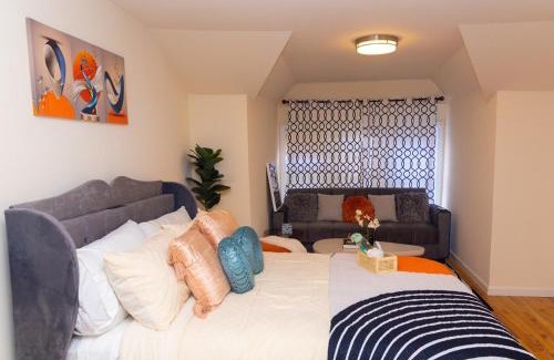 Ampere Apartment | Luxury Vibes ,Cozy Location