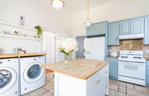 Prescott House | Elegant Victorian Retreat Near SF with Private Parking