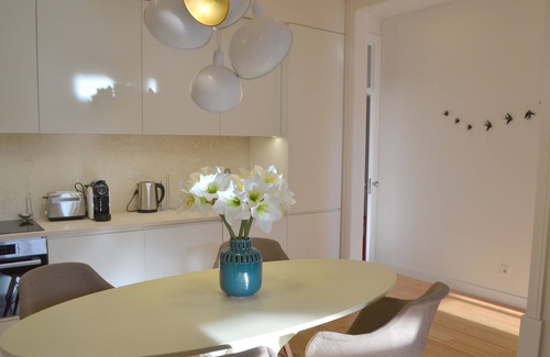 Socorro Apartment | Elegant Retreat with Pool & Ocean View in Lisbon - RH AURA 19