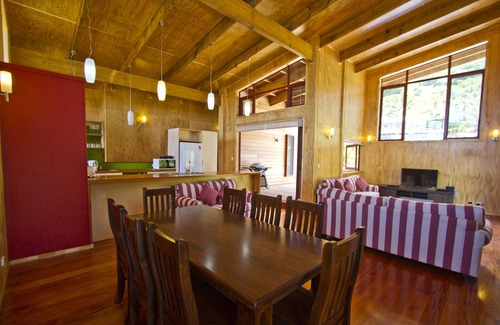 Tapere of Titikaveka House | Idyllic Villa Inland Titikaveka with Private Pool & Ocean View