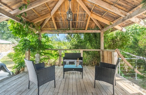 Saint-Paul-en-Foret Villa | Elegant Villa with Heated Pool and Ocean Views