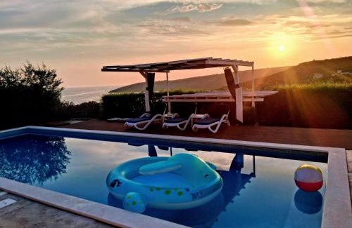Vinisce Villa | Elegant Villa Šentada with Oceanfront Views and Pool