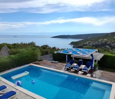 Vinisce Villa | Elegant Villa Šentada with Oceanfront Views and Pool