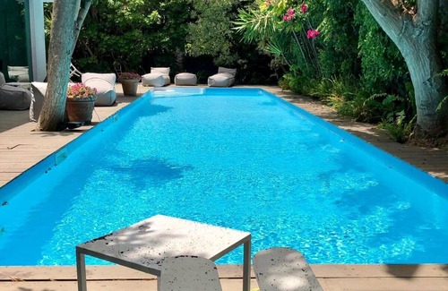 Herzliya Pituach Villa | Elegant 6-Bedroom Villa with Pool for Memorable Getaways