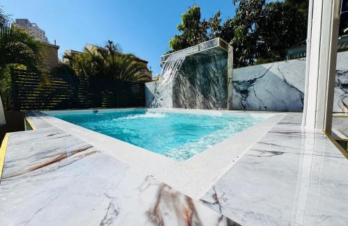 Rishon LeTsiyon Villa | Elegant Villa Costa: 6BR with Pool & Oceanfront Bliss