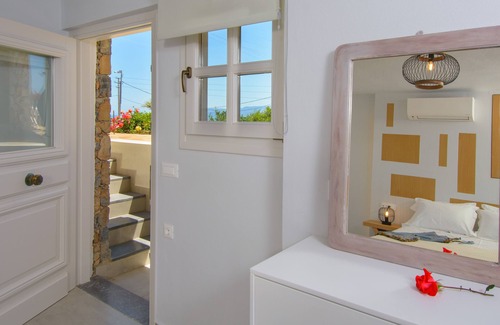 Agios Nikolaos Villa | Elegant Villa Agios Nikolaos with Oceanfront Amenities