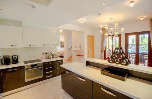 Kouklia Villa | Elegant Villa AJ05 with Private Heated Pool & Ocean View