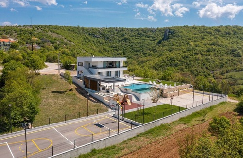 Citluk Villa | Elegant Villa Arya with Heated Pool, Hot Tub & Sauna