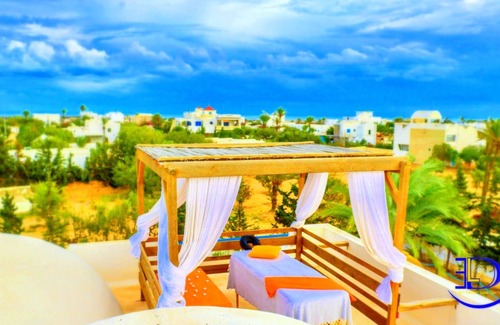 Aghir Villa | Oceanfront Villa Vila with Pool and Spa for Your Getaway