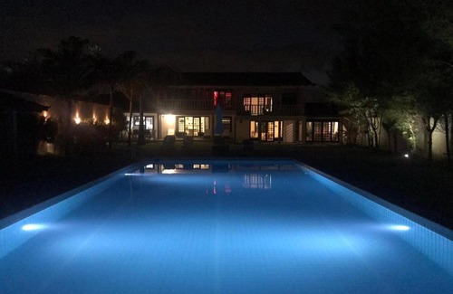 Arpoador Ski Chalet | Elegant Villa Casa do Sol with Oceanfront Pool & Beach