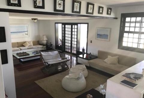 Arpoador Ski Chalet | Elegant Villa Casa do Sol with Oceanfront Pool & Beach