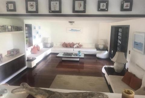 Arpoador Ski Chalet | Elegant Villa Casa do Sol with Oceanfront Pool & Beach