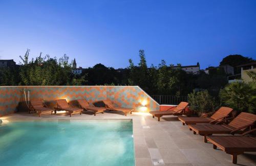 Bale Villa | Indulge at Villa Casa Nova: Pool, Spa & Game Room Fun