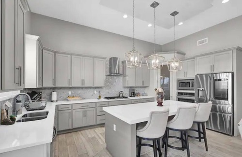 Biggs Field Villa | Exceptional Casa Del Sol Villa with Private Pool & Kitchen
