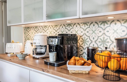 Carcassonne House | Unique Family Getaway with Panoramic Views of Carcassonne
