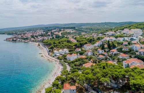 Cove Makarac (Milna) Villa | Elegant Villa Complex with Ocean Views and Family Amenities