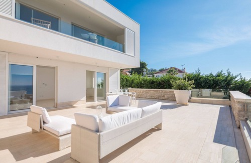 Primosten Villa | Elegant Villa Dance Forever with Pool & Spa Amenities