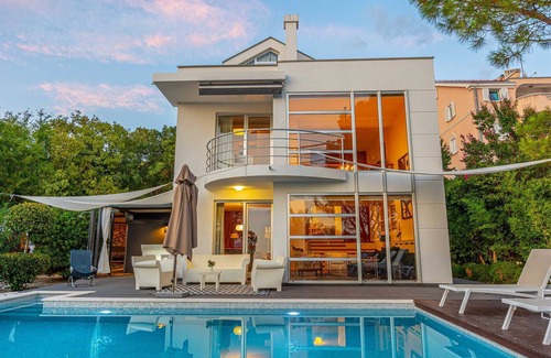 Dramalj Villa | Elegant Villa Duchess: Private Pool & Pet Friendly Retreat