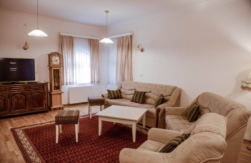 Ilidza Villa | Elegant Villa Emina: Pool, Spa & Family-Friendly Retreat