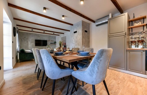 Lisicici Villa | Indulge in a Villa with Private Pool & Jacuzzi near Zadar