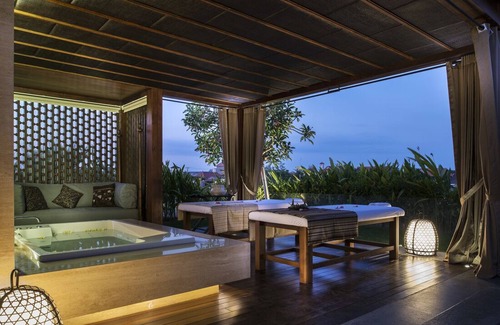 Batu Bolong Villa | Elegant Villa Close to Batubolong Beach in Canggu