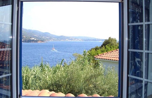 Kanapitsa Villa | Luxury villa in flower paradise with private beach
