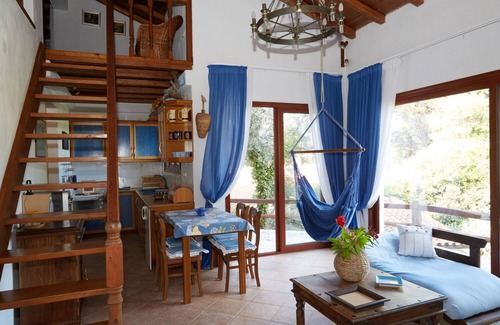 Koukounaries Villa | Exclusive Villa in Koukounaries with Oceanfront Pool