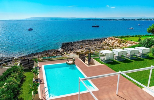 Plemmirio Villa | Beautiful Villa in Sicily with Pool, AC & Great Location