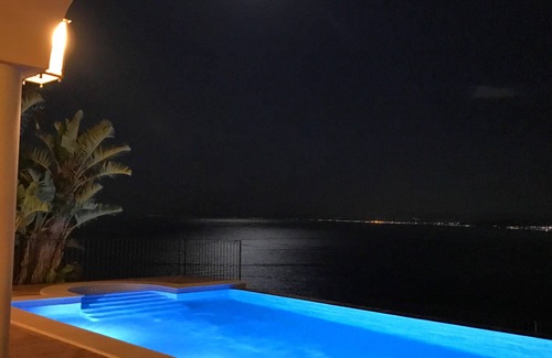 Faro de Cullera Villa | Elegant Villa on Valencia Coast with Infinity Pool & Ocean View