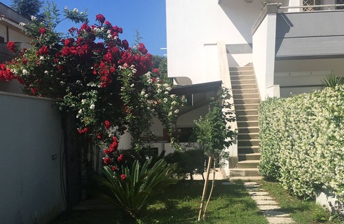 Lavinio Lido di Enea Apartment | Elegant Villa Lavinio: Family and Pet-Friendly Retreat