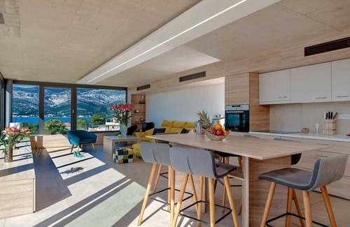 Cove Tri Zala (Zrnovo) Villa | Indulge at Villa Luna, Korčula: Pool & Spa Retreat