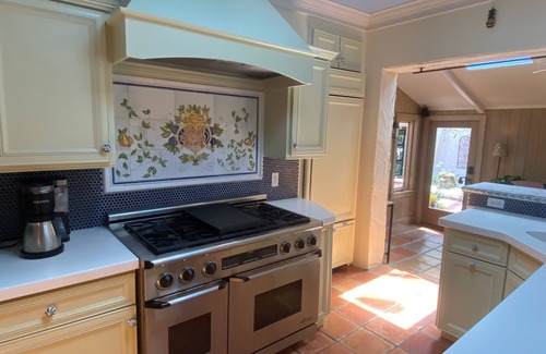 Granada Villa | Exquisite Villa with Private Pool & Ocean View near Siesta
