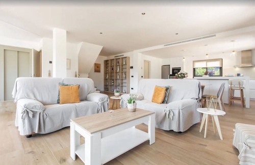 Soller Villa | Elegant Villa Ona: Breathtaking Views & Private Pool Retreat