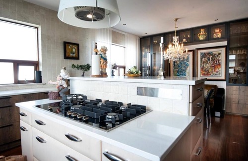Hafnarfjordur House | Exclusive Ocean View Villa: Rated 10/10, Family Friendly!