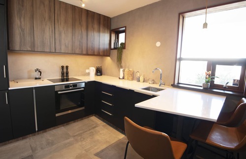 Hafnarfjordur House | Exclusive Ocean View Villa: Rated 10/10, Family Friendly!